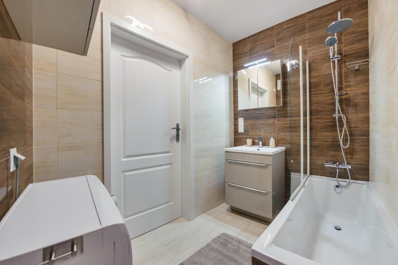 Apartamenty Sun & Snow Front Park 格但斯克 外观 照片